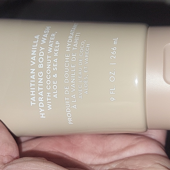 KOPARI - Tahitian Vanilla Hydrating Body Wash - Picture 4 of 4